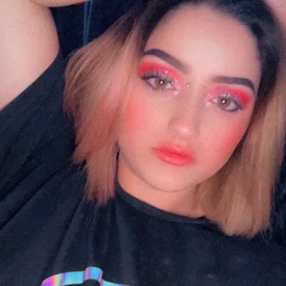 Meet your Posher, Brianna - Picture 1 of 1